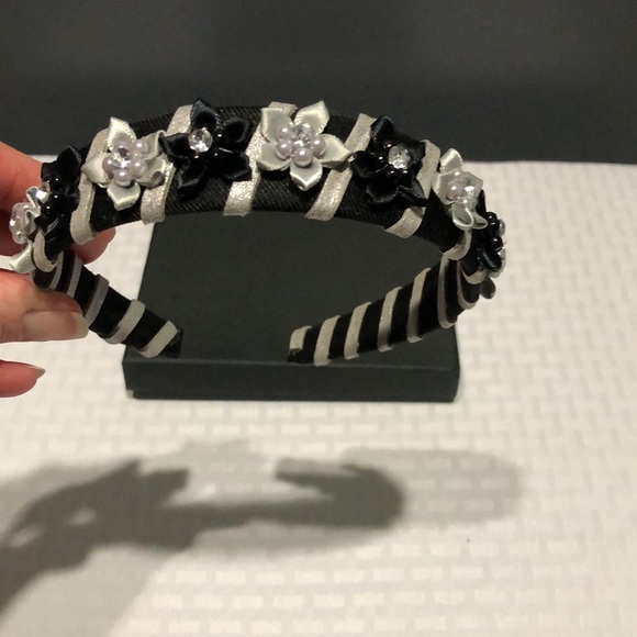 Girl’s hand decorated headband - Picture 2 of 4